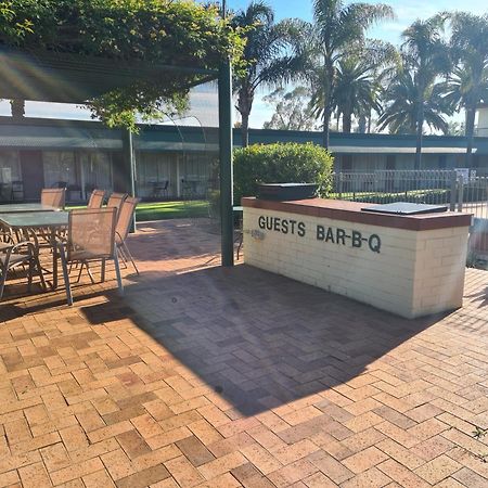 Motel Riverina Leeton Buitenkant foto