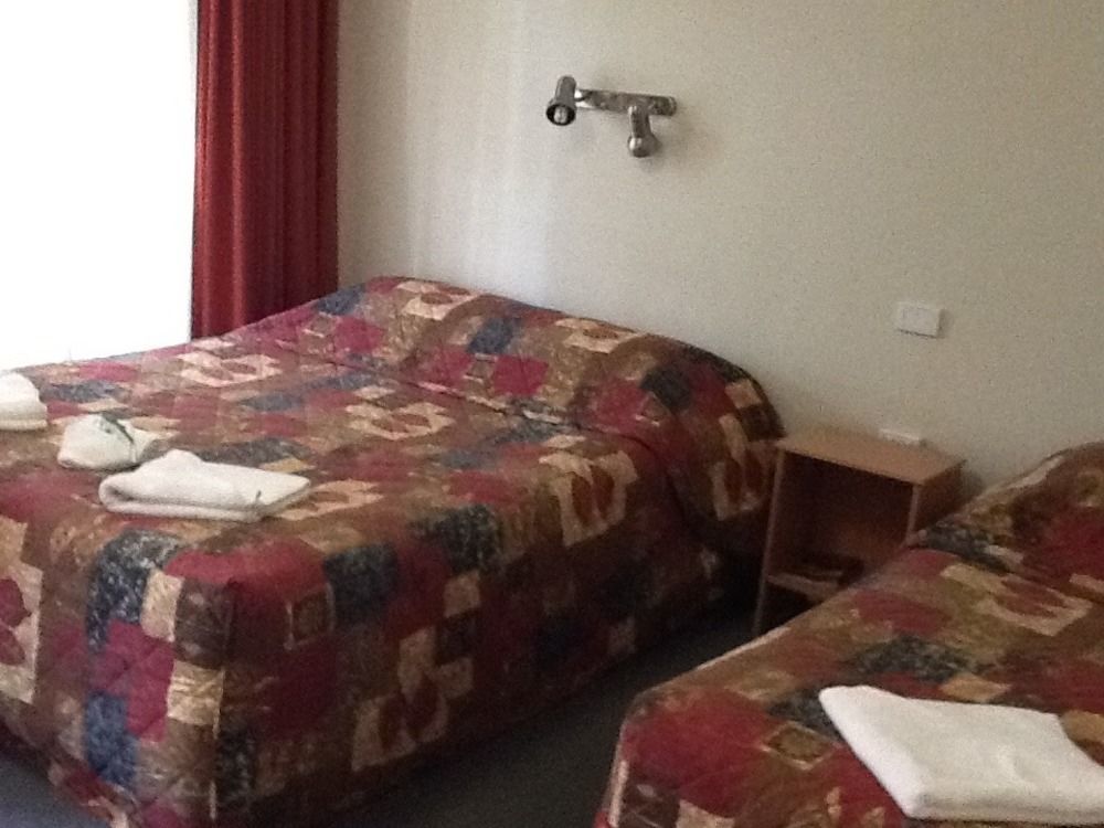 Motel Riverina Leeton Buitenkant foto